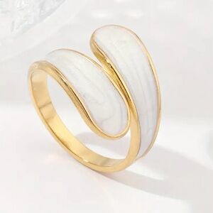 18K Gold Plated White Rasin Ring